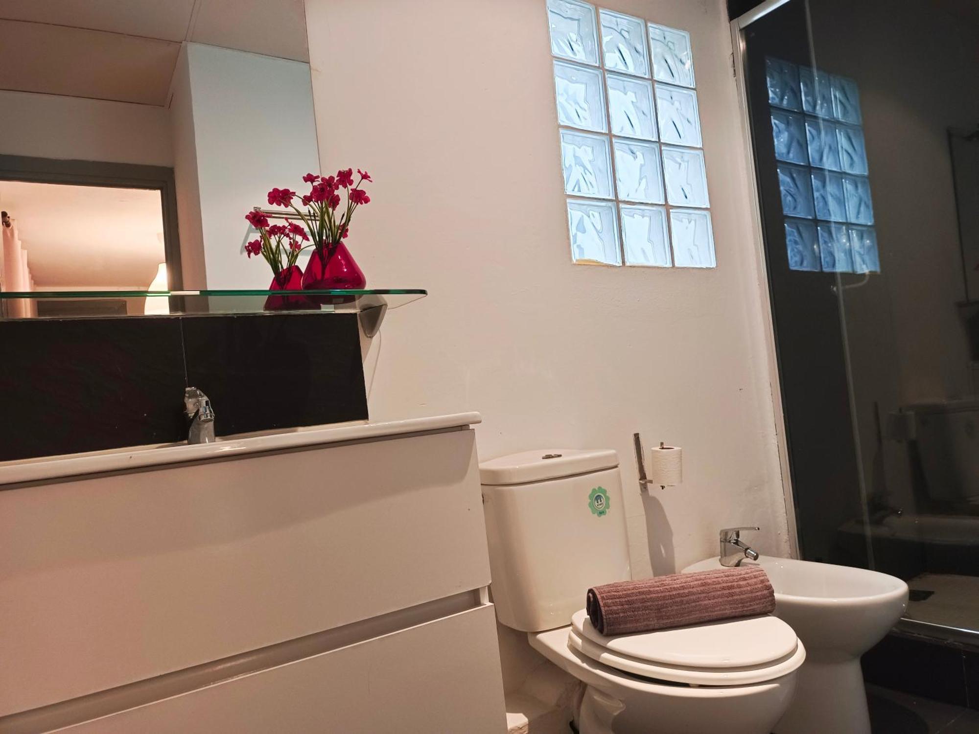 By Plaza Real Budget Rooms Barcellona Esterno foto